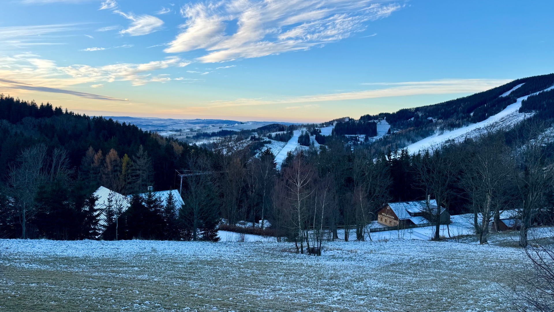 výhled z okna penzionu